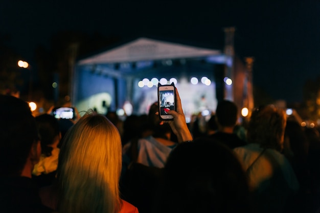 mobile audience in undistracted audience
