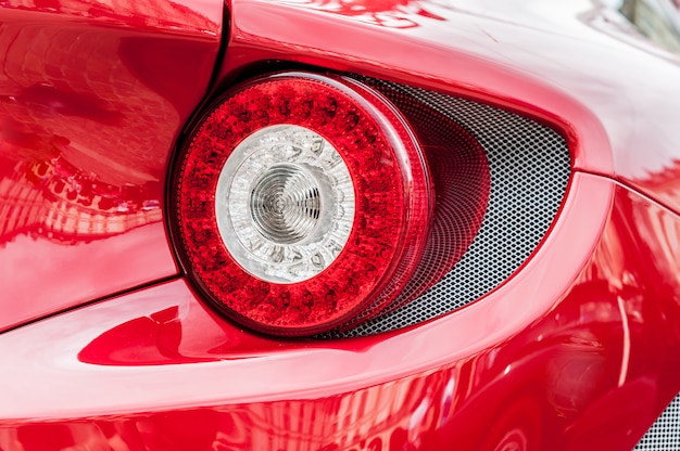 what are the red lights on the back of cars