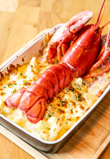 Premium Photo | Baked lobster with cheese