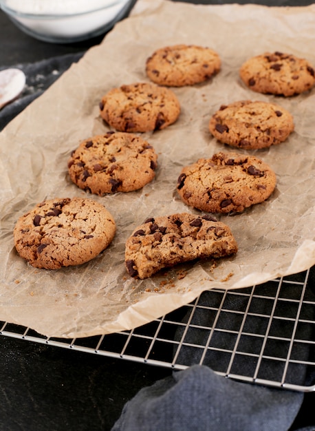 free-photo-baking-cookies-in-the-oven