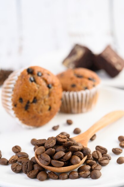 Banana Cupcakes Mixed With Chocolate Chip On A White Plate Free Photo