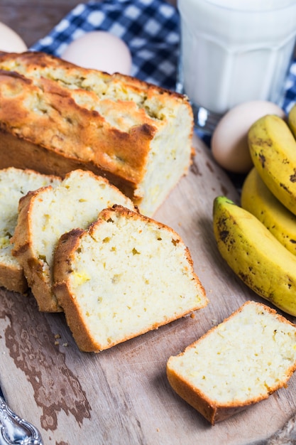 Banana pound cake | Free Photo