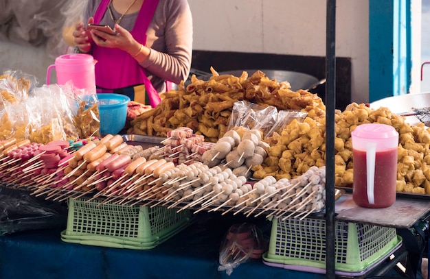 bangkok street food has many delicious dishes many kinds dishes choose fromm 41781 27 - Simak 6 Tips dan Trik Liburan Murah ke Malaysia