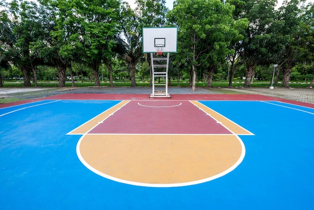 Basketball court in park | Premium Photo