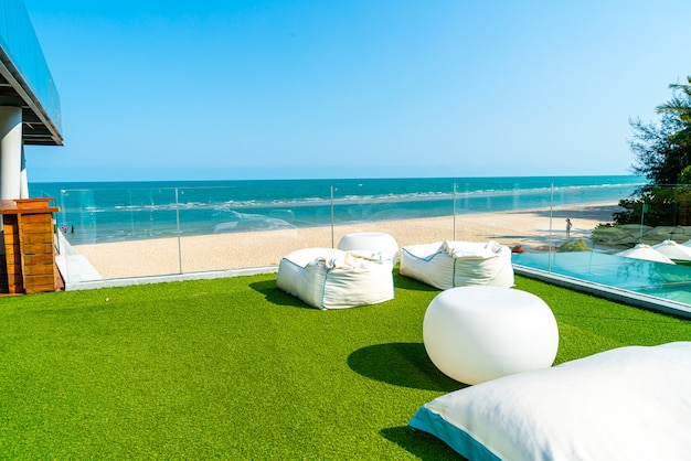 beach-bean-bag-balcony-with-sea_1339-90992.jpg (626×417)