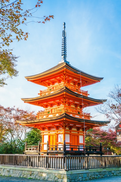 Free Photo | Beautiful architecture in kiyomizu-dera temple kyoto, japan