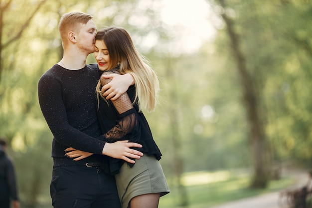 Free Photo | Beautiful couple spend time in a spring park