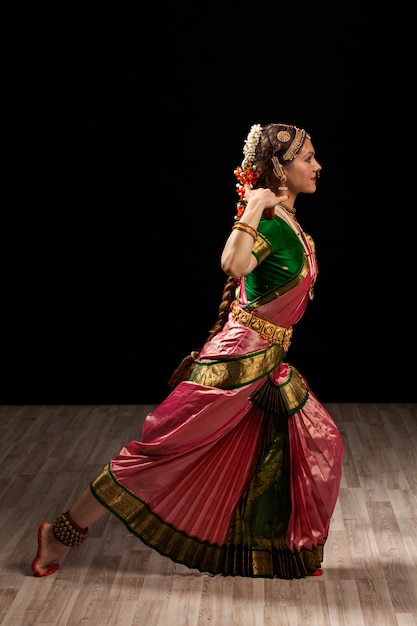 Premium Photo | Beautiful dancer of indian dance bharatanatyam