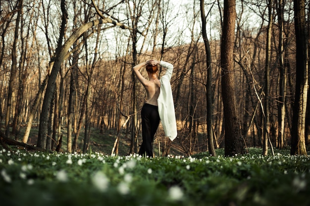 A Beautiful Girl Enjoys The Forest And Nature Photo Free Download