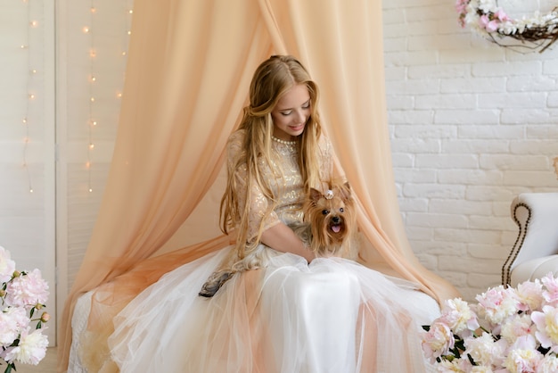 Beautiful girl with a beautiful dress Premium Photo