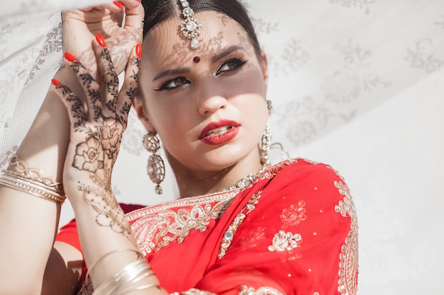 Premium Photo | Beautiful indian woman wearing a sari