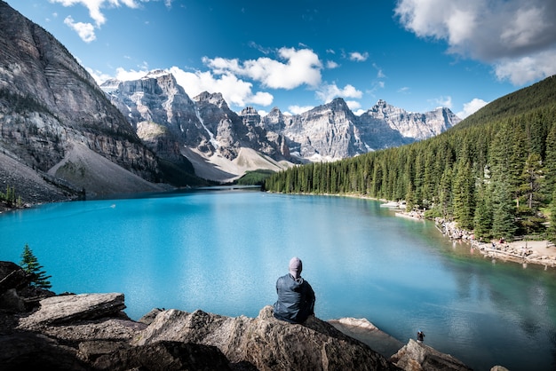 Beautiful lake in canada Premium Photo
