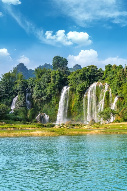 Premium Photo | The beautiful and magnificent detian falls in guangxi ...