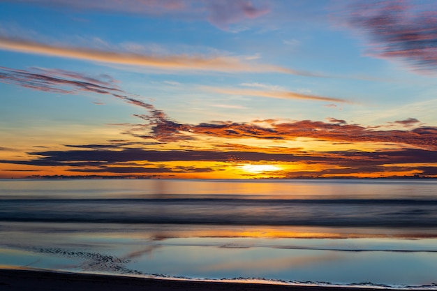 Premium Photo Beautiful Sunset Over The Ocean In Summer