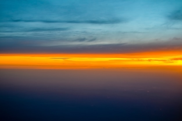 美しい夕焼け空カラフルな背景 プレミアム写真