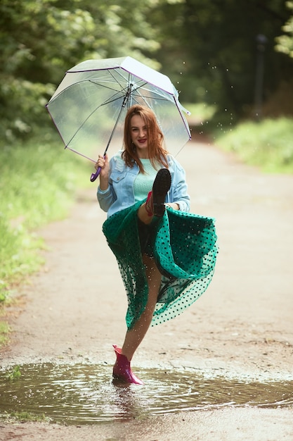 free download funny photos of people in the rain