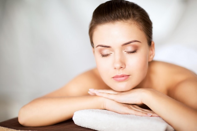 Premium Photo Beauty And Spa Concept Woman In Spa Salon Lying On