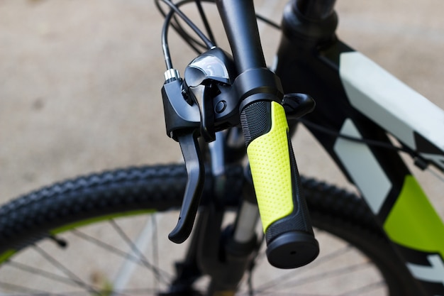 How to remove bike grips without cutting them - Bicycle handlebar with green grips