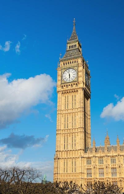 Premium Photo | Big ben tower in london on a sunny day