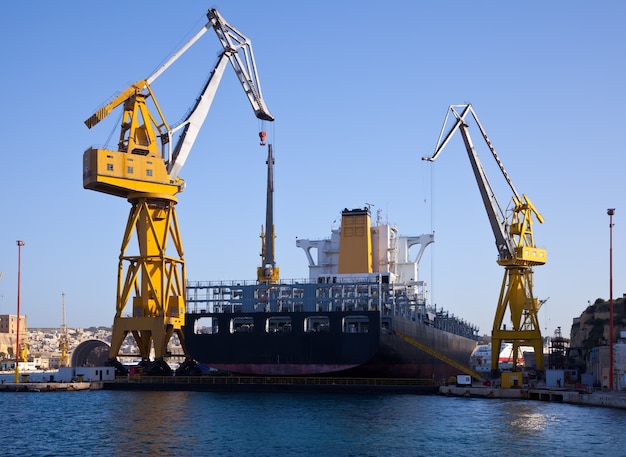 deepwater container ship construction