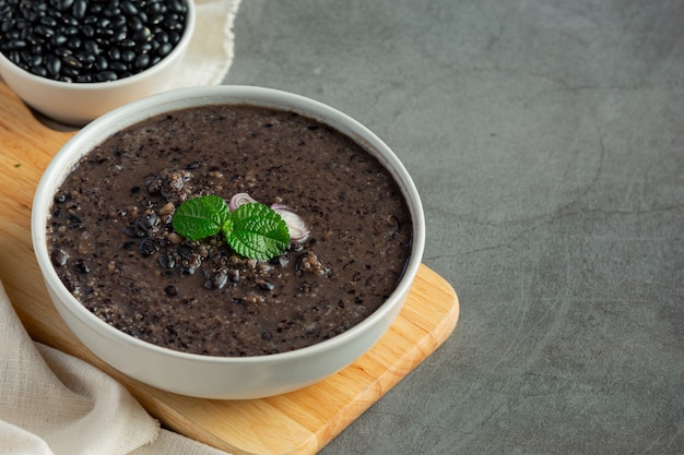 Free Photo | Black bean sweet dessert dish