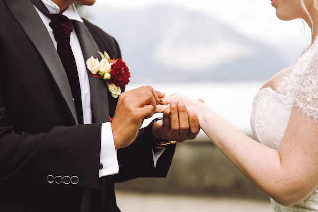 Свадебные приметы: каким стоит верить