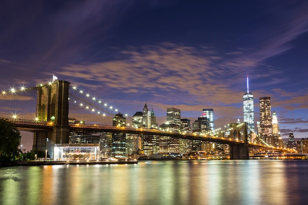 Premium Photo | Brooklyn bridge and downtown skyscrapers in new york at ...
