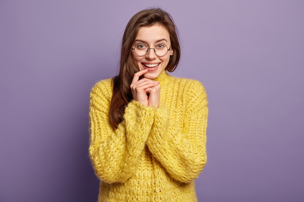 Free Photo Brunette Woman Wearing Yellow Sweater