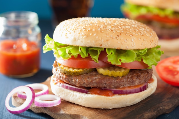 Premium Photo | Burger with beef patty lettuce onion tomato ketchup