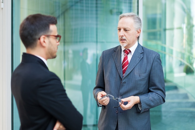 Premium Photo | Business people having a conversation