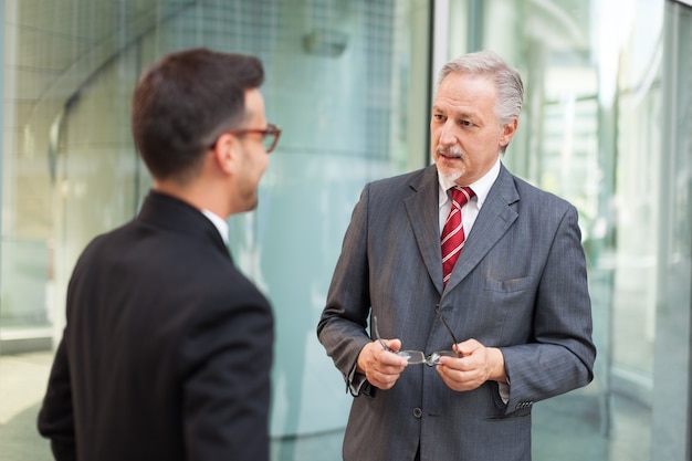 Premium Photo | Business people having a conversation