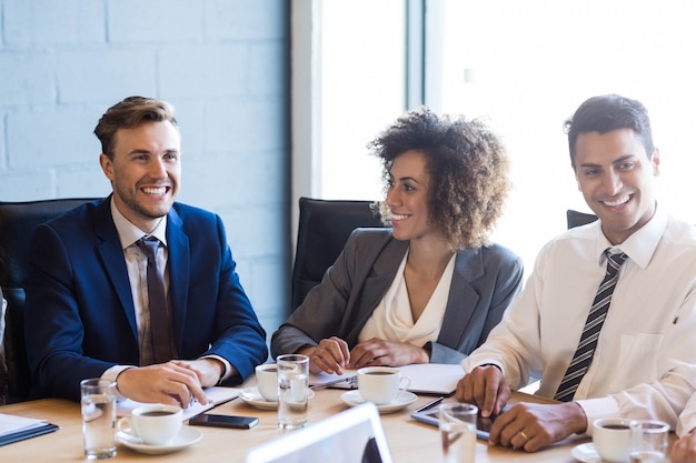 Premium Photo | Business people having a discussion in conference room ...