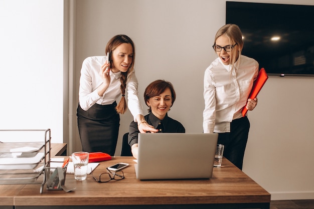 Premium Photo | Business women working in office