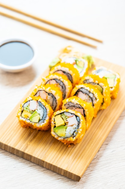 Free Photo | California maki rolls sushi