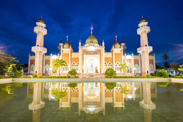 Premium Photo | Central pattani mosque with reflection