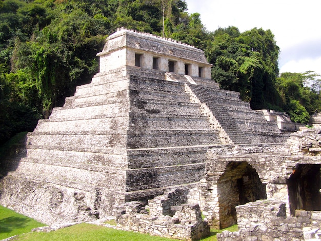 Premium Photo Chichen Itza One Of The New 7 Wonders Of The World In