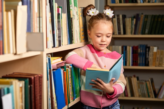 Расстояние между книжными стеллажами в библиотеке