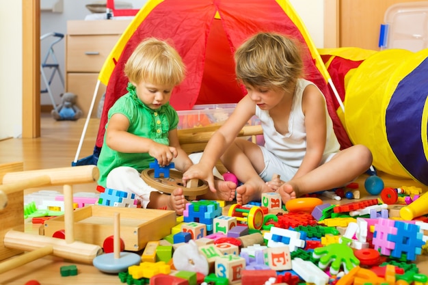 sommige mensen betalen je 10k per maand voor het spelen met speelgoed.