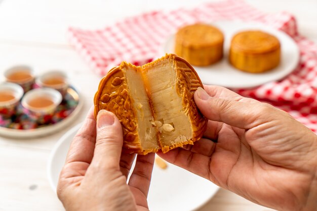 Premium Photo | Chinese moon cake for chinese mid-autumn festival