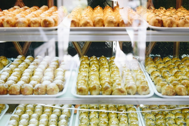 chinese pastries display showcase 53876 41724 - Catat! 6 Destinasi Liburan Malaysia Paling Menarik Selain Kuala Lumpur