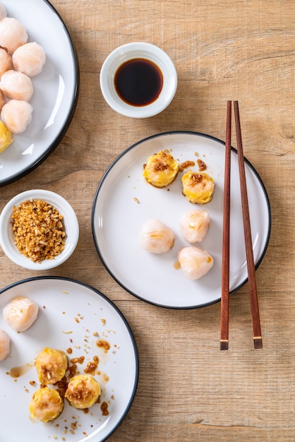 Premium Photo | Chinese shrimp steamed dumpling