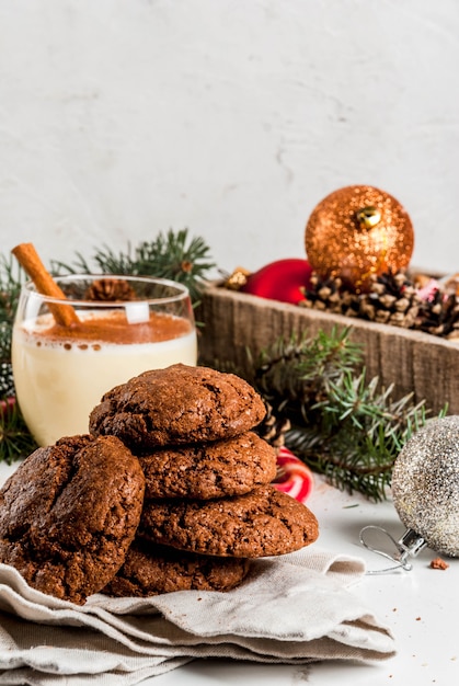 Premium Photo | Chocolate crinkle cookies for christmas