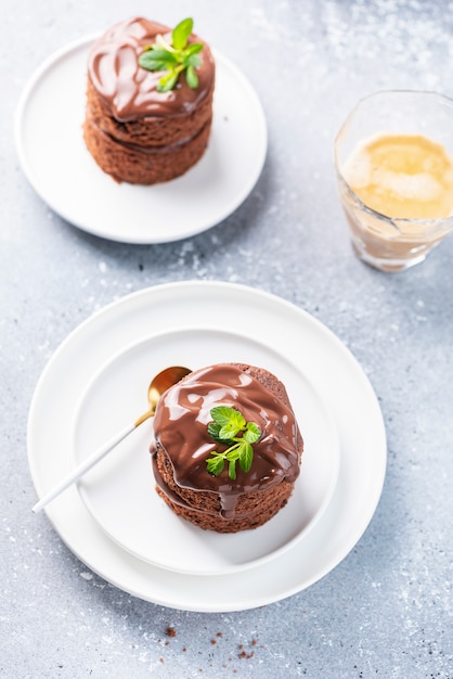 Chocolate Mini Cake With Chocolate Ganash And Mint Premium Photo