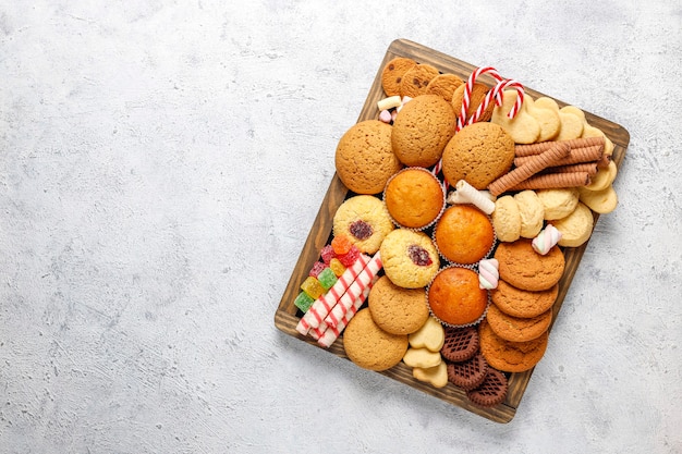 Free Photo | Christmas sweets platter.