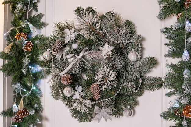 Christmas wreath with pine cones Premium Photo