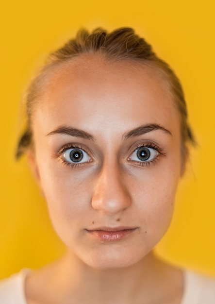 Premium Photo | Closeup Portrait Of A Charming Young Woman