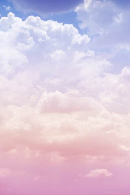 プレミアム写真 ピンク色の雲空