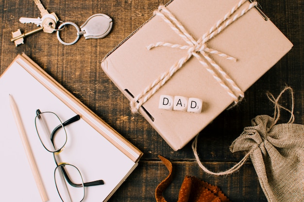 Composition of objects for fathers day | Free Photo