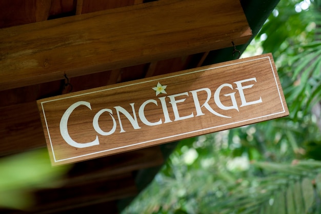 premium-photo-concierge-sign