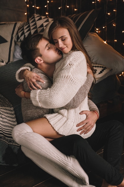 Featured image of post Images Hug Kiss Couple Pic / Find gifs with the latest and newest hashtags!